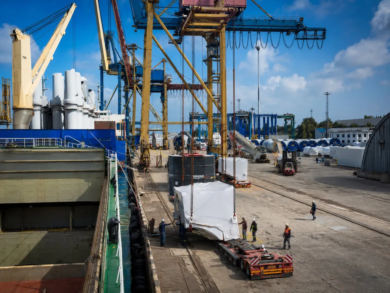 Industrial equipment shipped from China to Europe by sea
