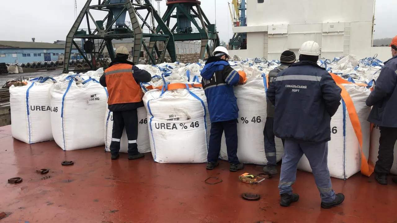 M/V German Sky — 3,600 mts bagged cargo